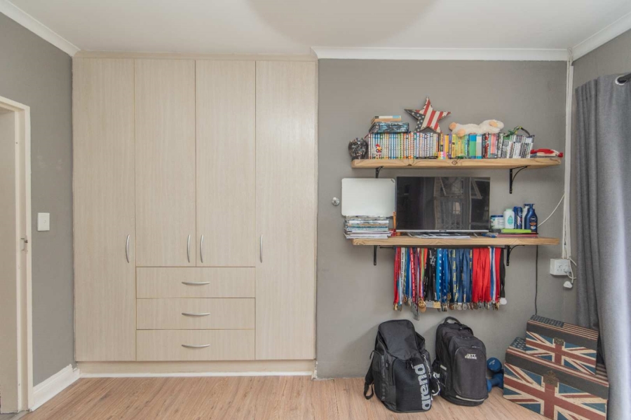 8 Bedroom Property for Sale in Summerstrand Eastern Cape